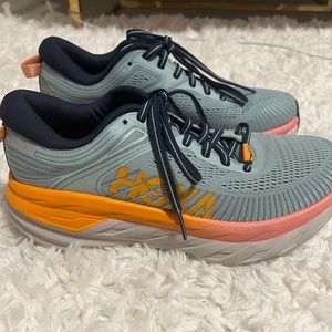 brand new light blue hoka one one bondi 7s in size 6